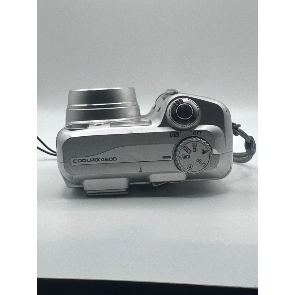 Nikon Coolpix 4300 4.0MP Digital Camera Zoom Nikkor 3x Untested For Parts/Repair